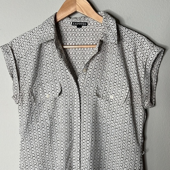 Express Geometric Print Button Front Shirt Dress in Brown & White Size Small - Picture 2 of 6